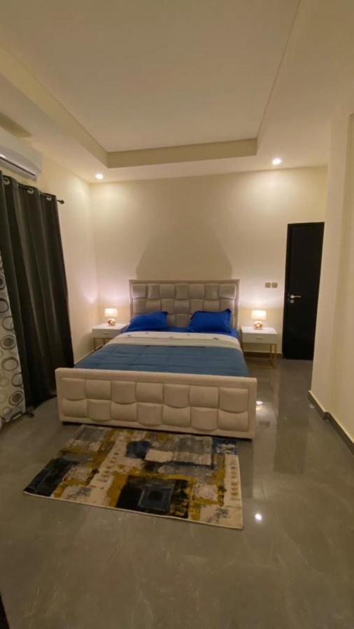 The One Apartment Yaounde Bagian luar foto