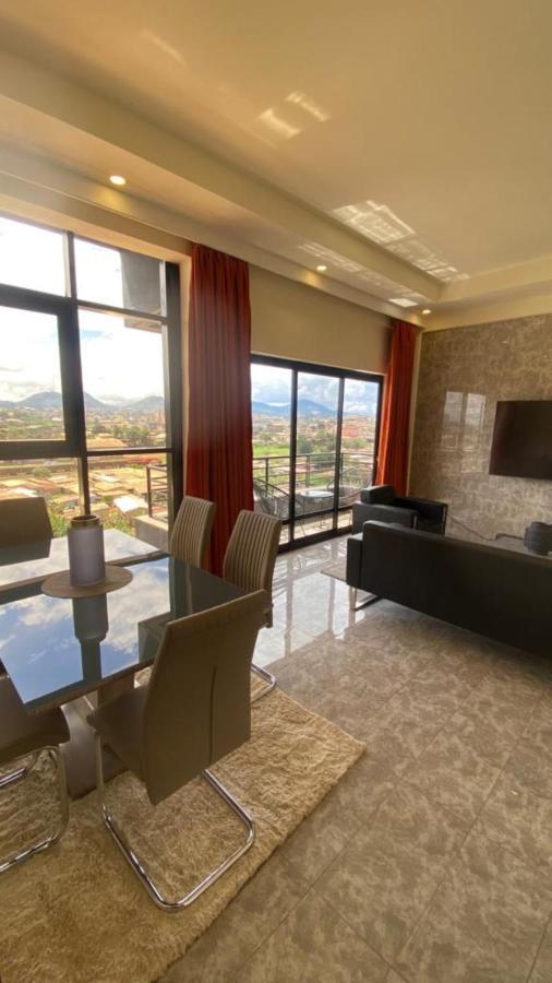 The One Apartment Yaounde Bagian luar foto