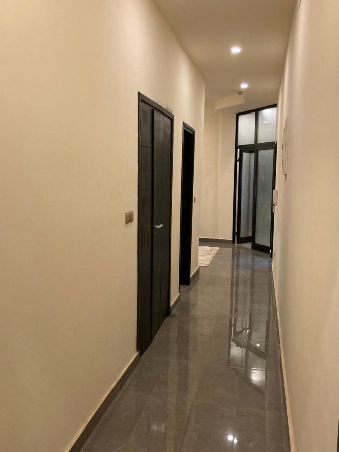 The One Apartment Yaounde Bagian luar foto
