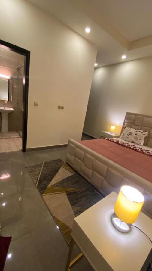 The One Apartment Yaounde Bagian luar foto